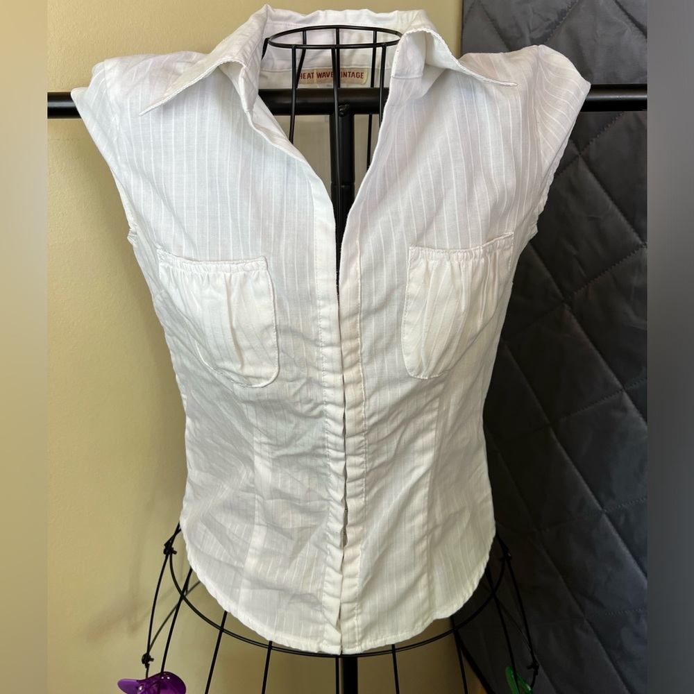 Heat Wave Vintage “S” polyester blend shirt with a hook closure front